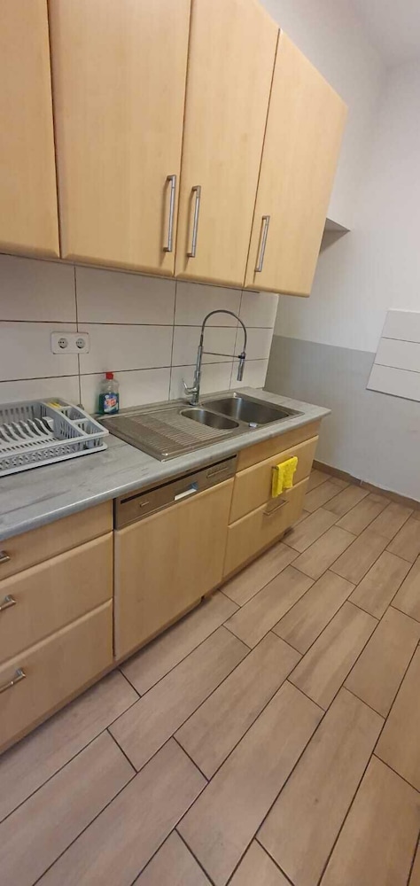 Affordable 2BR Stay 15 Min Enkplatz