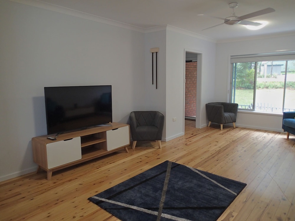 Dungowan Waterfront Apartments