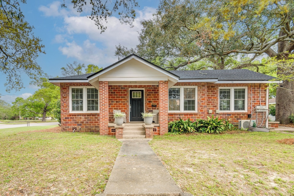 Stay & Play in Pensacola: Apartment Near Dtwn