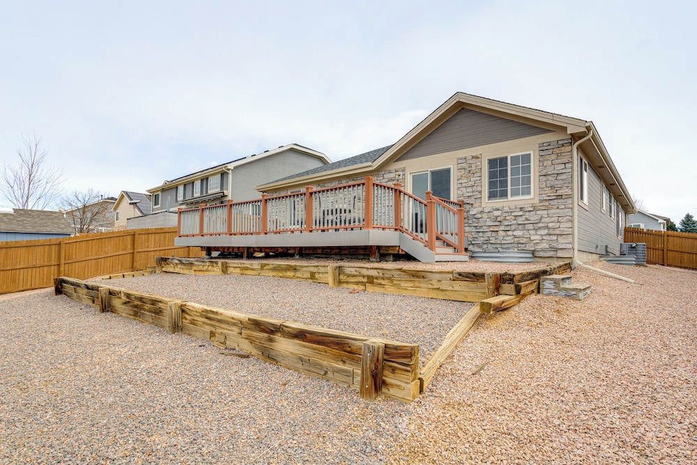 5 Mi to Cherry Creek State Park: Cozy Family Home!