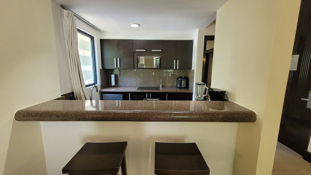 Very Good Vibes Apartmen in Pdc, Steps From Beach