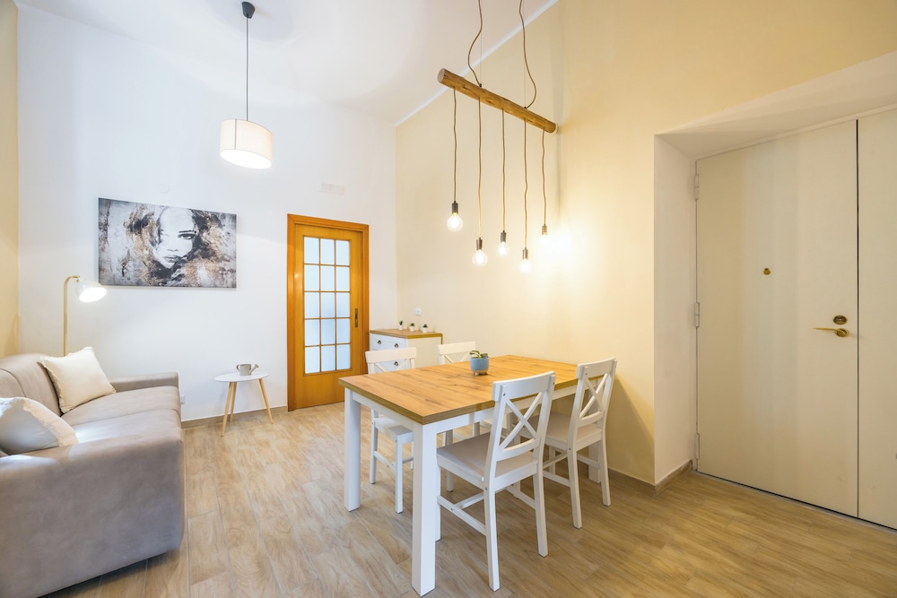 Smooth Vibes at Chiaia by Napoliapartments