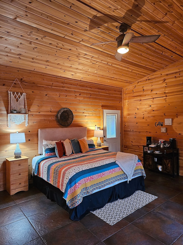 Honey Bear Haven Suite 4