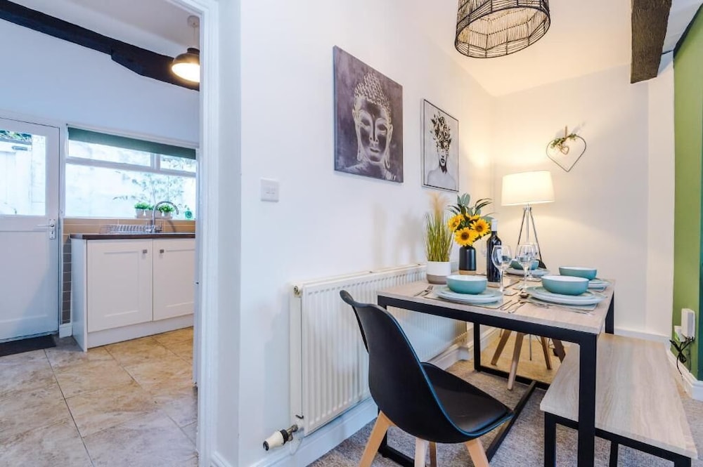 64 Handbridge