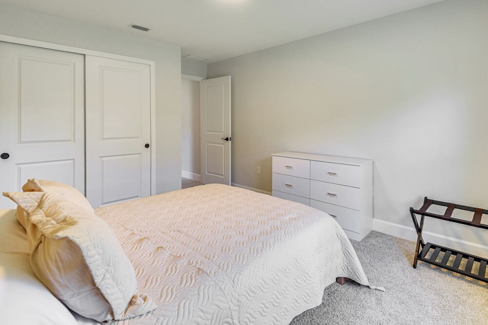 Newly Built Golf Course Home in Palm Coast!