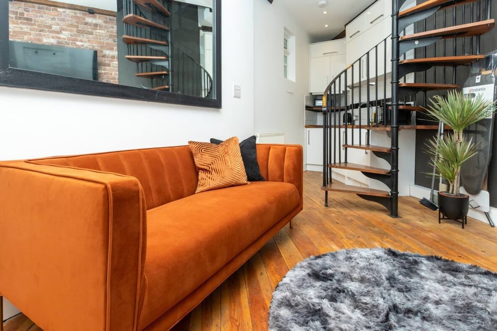 Bright & Stylish Loft Flat - Stoke Newington!