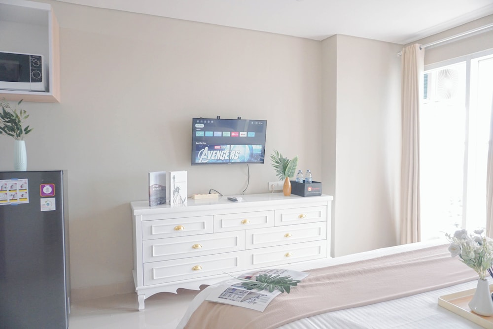 Homey Living and Well Designed Studio Room at Royal Sentul Park Apartment