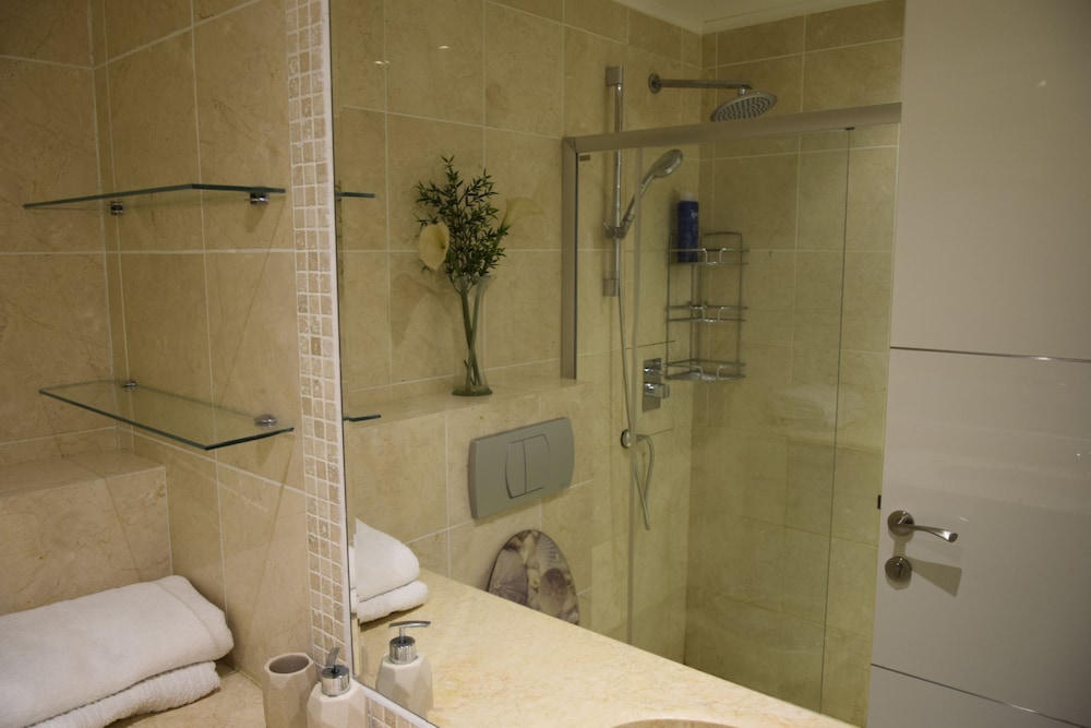 La Palmora Suites