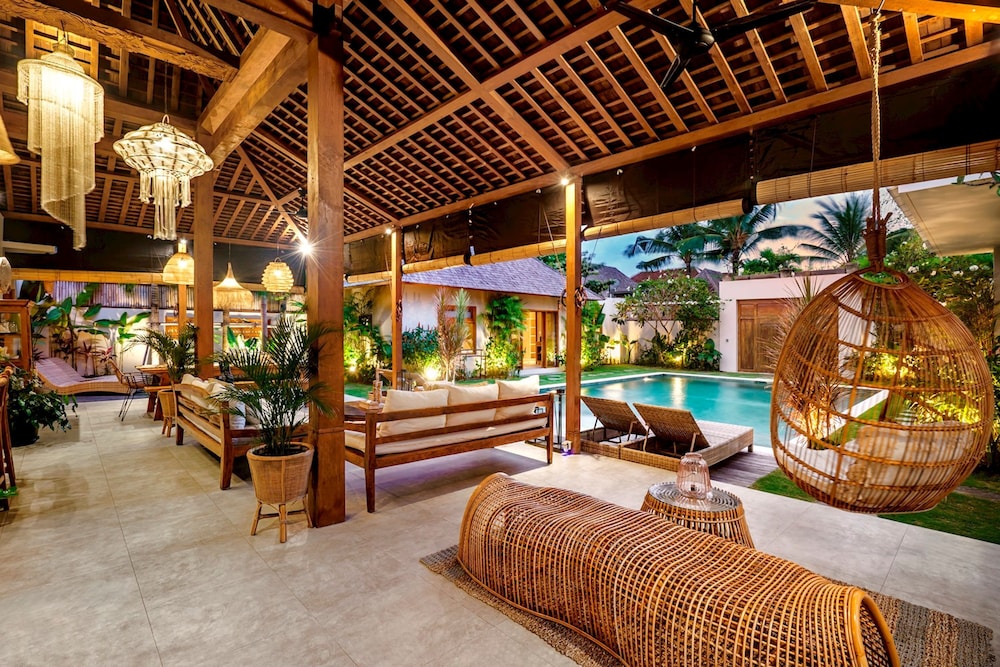 Villa Nabi by Alfred in Bali - New Family 5BR Villa Next to Seminyak Beach