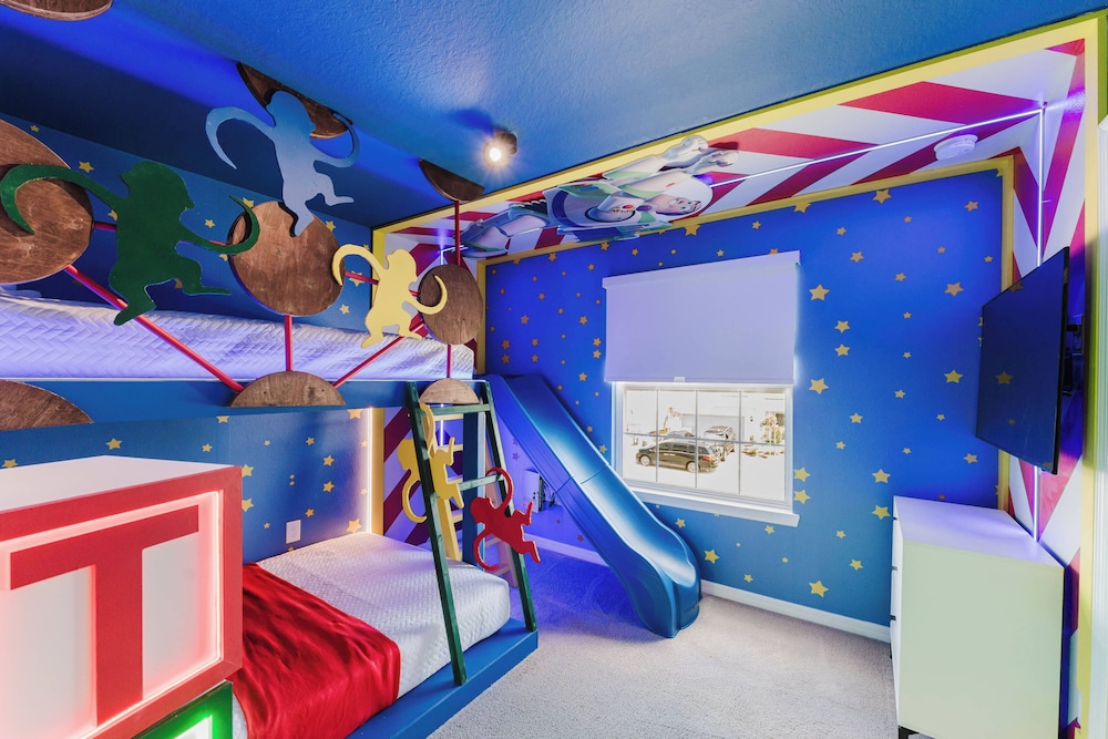 Family 5BR Windsor Island Princess Toy Story Rooms