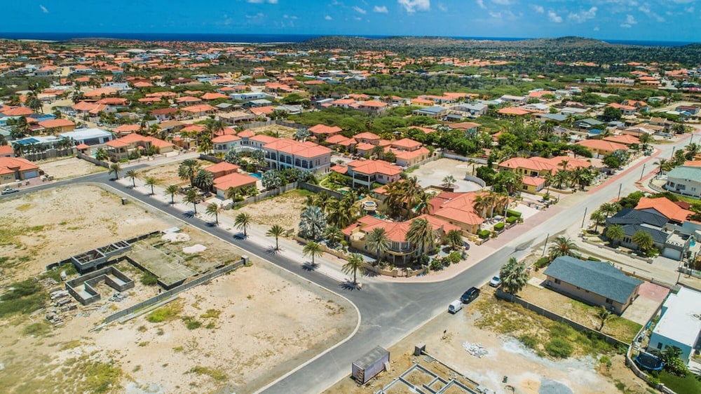 Brand NEW 4BR 5BA Villa w Privatepool Seaviews