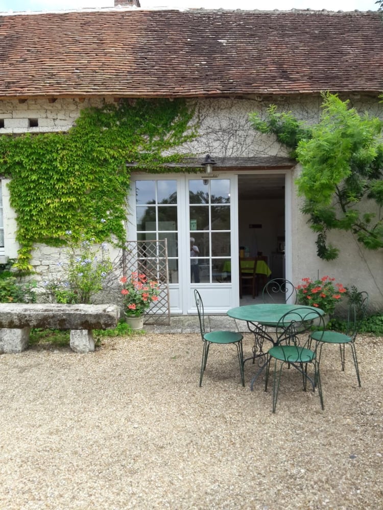 La Ferme des Berthiers view 2