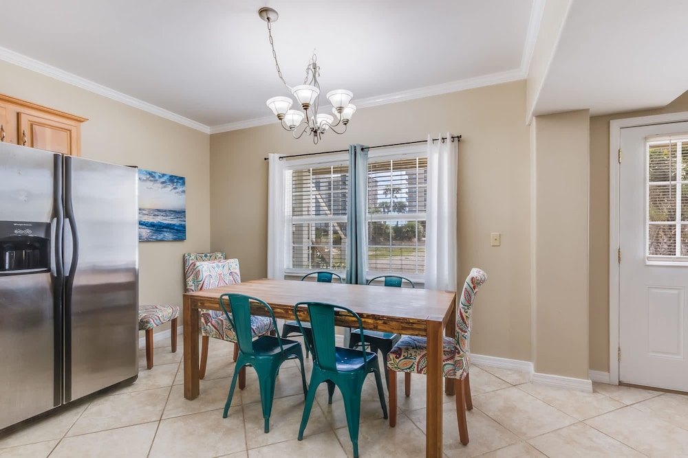 Sel De Vie 6 BR Sleeps 18 dog Friendly