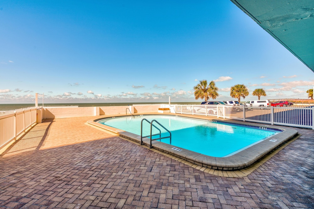 Sunset Chateau 511
