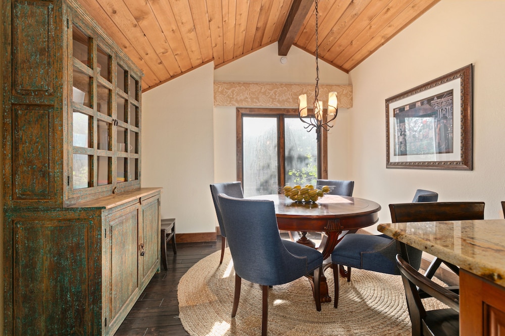 Ridgepoint - Three Bedroom with Spa #128 3 Condo