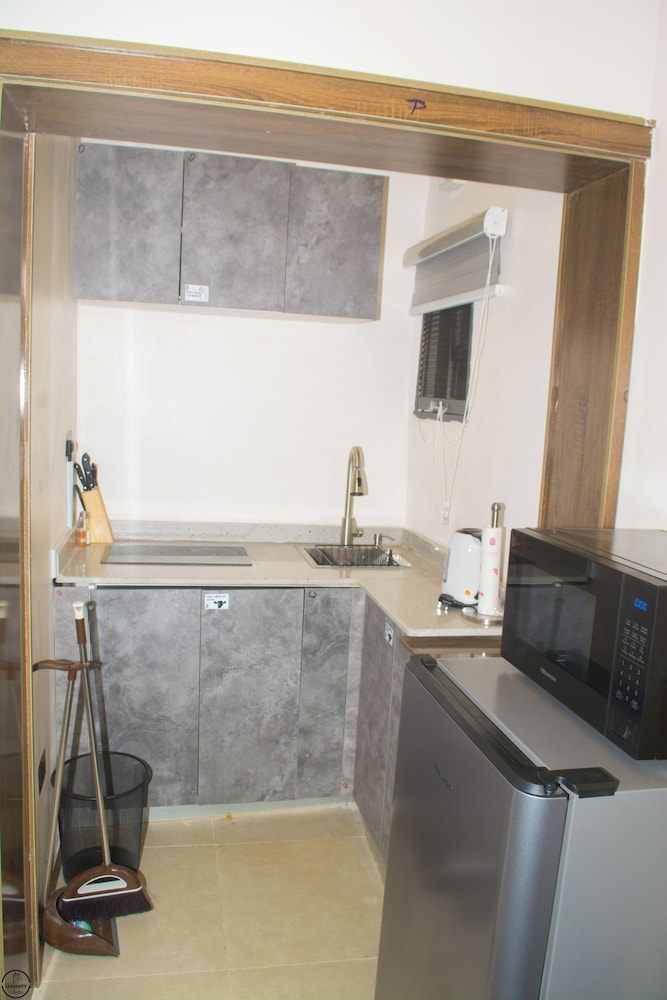 1BD Serenity Dubai Suites