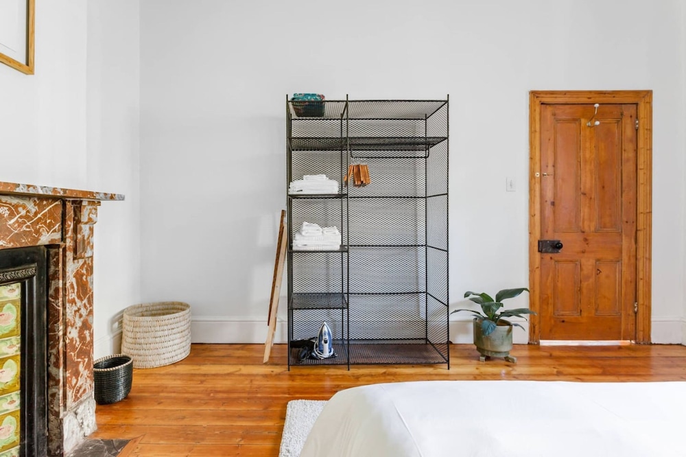 Spacious 3-bed Sunlit Comfort Power Backup