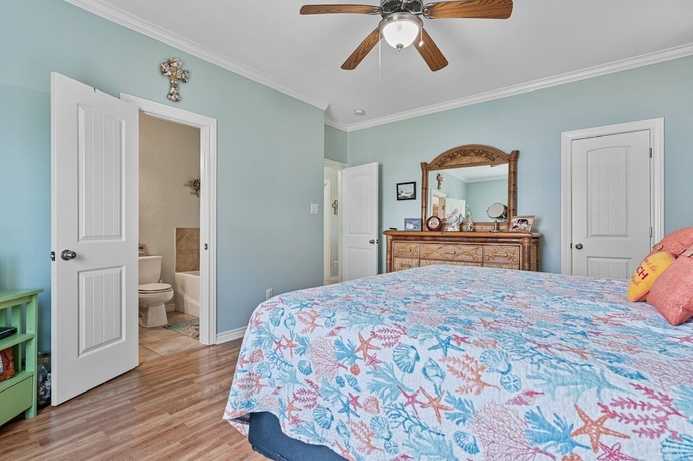 Outlaw's Inn 3 Bedroom Home