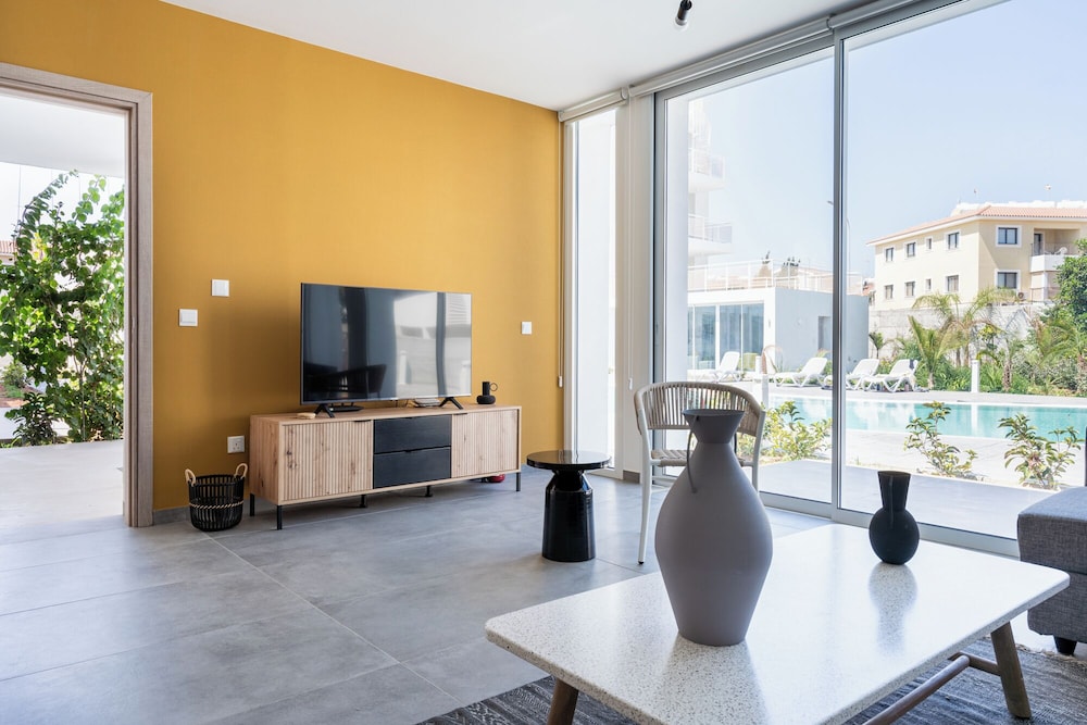 Blu Horizon - Stylish Living with Pool & Balconies in Protaras