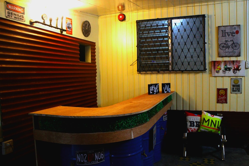 Food District Hostel Cebu Central