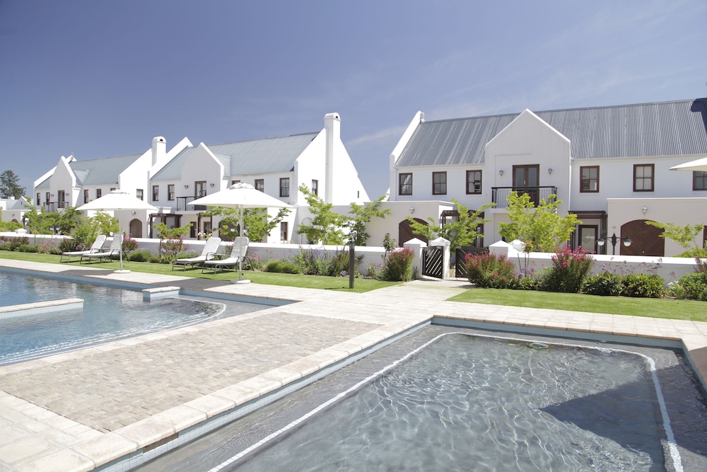 Winelands Golf Lodges at De Zalze