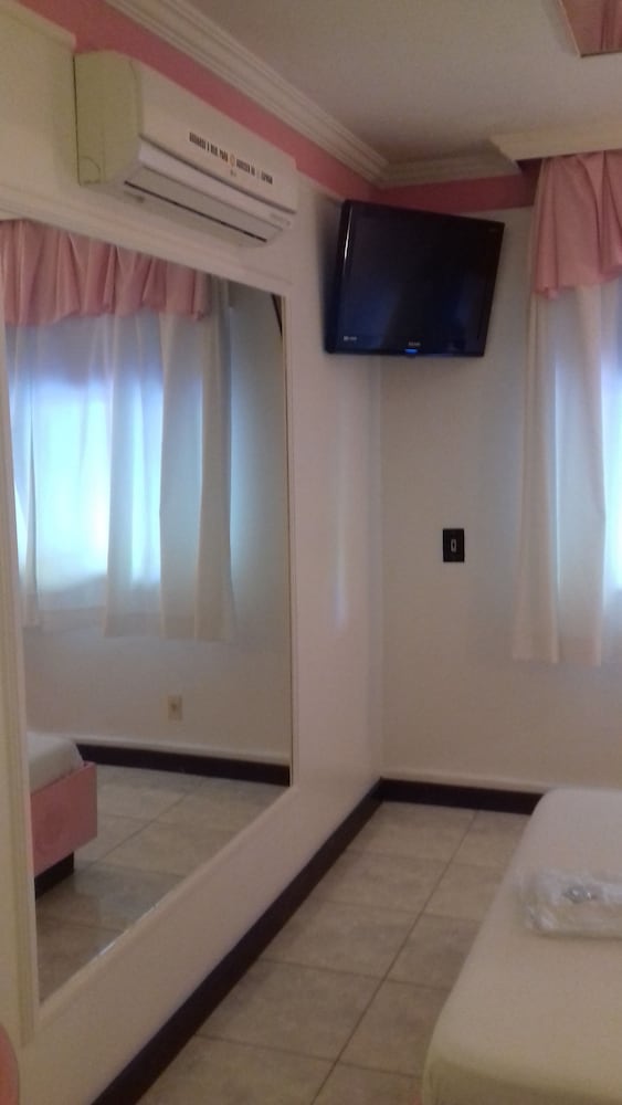 Motel dos Arcos
