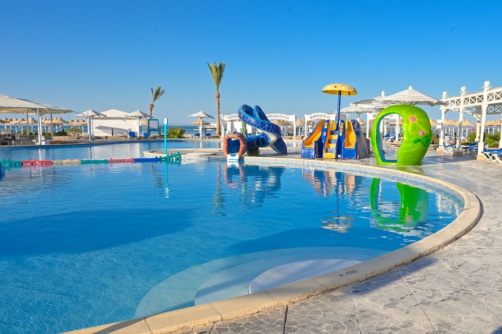 Le Jardin Aqua Park Resort