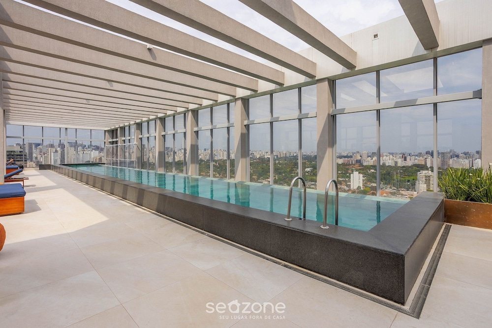 Apt w/ Balcony & View, 280m From the Metro Hbw2317