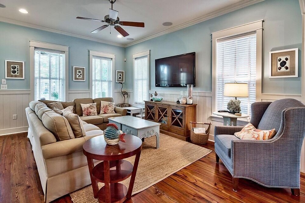 Coral Cottage 4 Bedroom Holiday Home by Five Star Properties