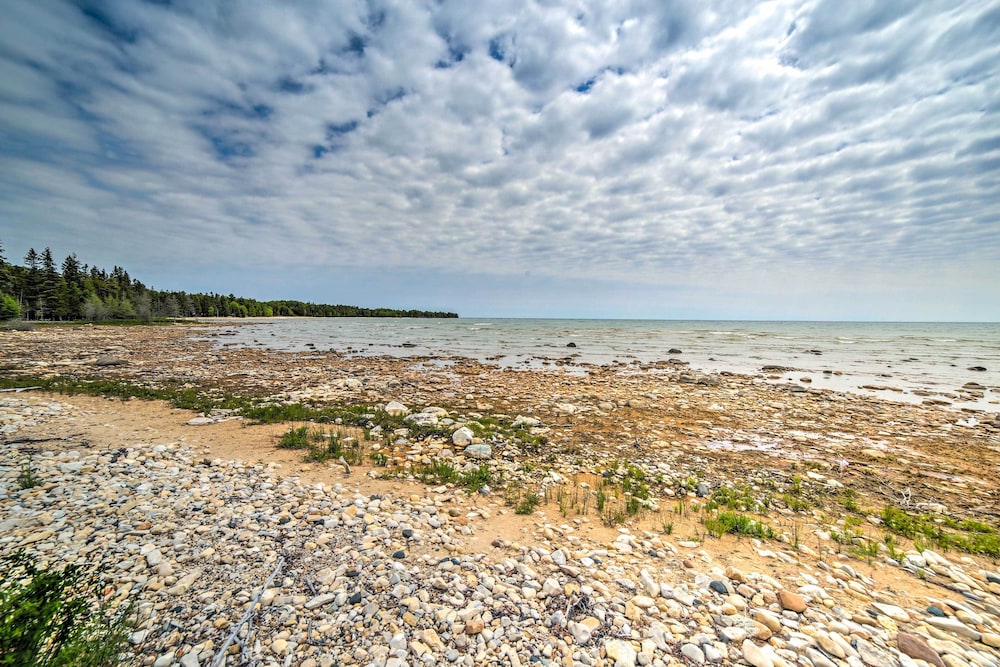 Secluded Lake Michigan Home: Private Fire Pit view 5