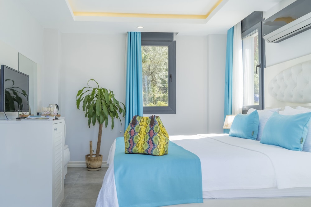 Monastery Suites Hotel - Image 13