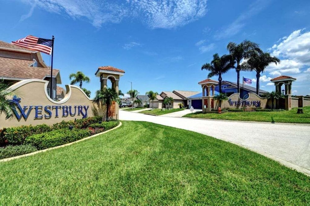 Cozy 4br Pool Home W/ Game Room Near Disney 4 Bedroom Villa