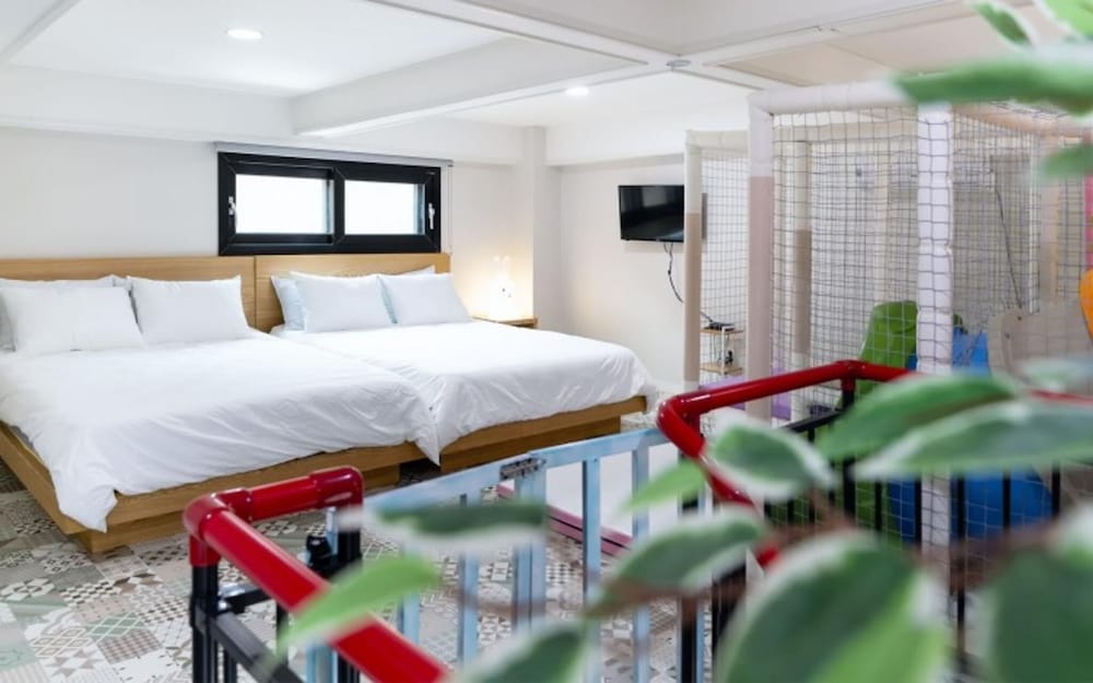 Gyeongju on the Moon Kids Pool Villa view 4