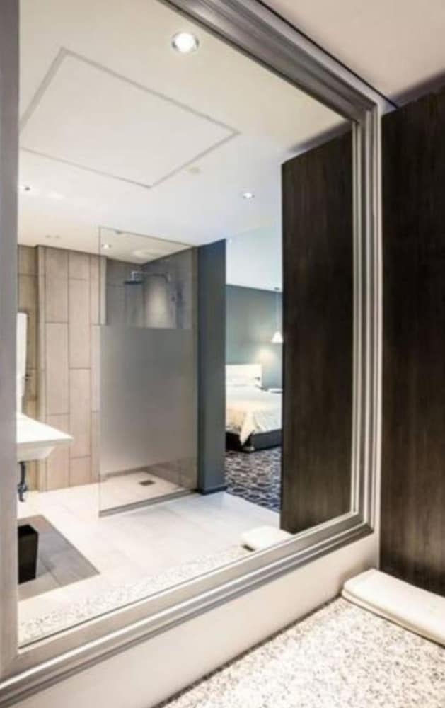 Trademark Hotel, Trademark King Twin Room in Nairobi No001 view 5