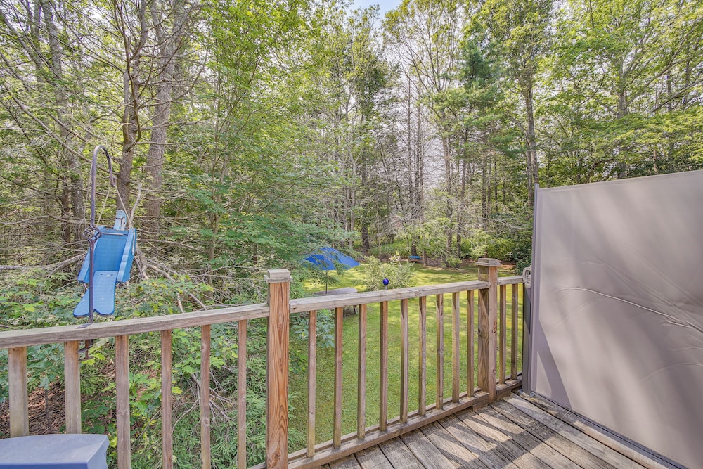 Cozy Boothbay Studio w/ Patio ~ 5 Mi to Harbor!