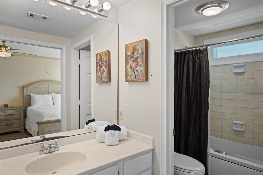High Tides And High Proof 105 2 Bedroom Condo