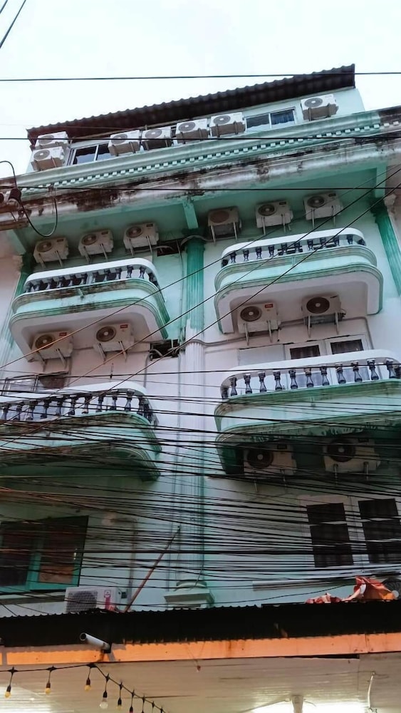 Marine Guest House Encore