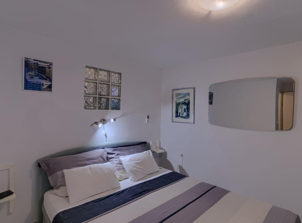 Sunset Tides Apartments With Terrace and Sea View