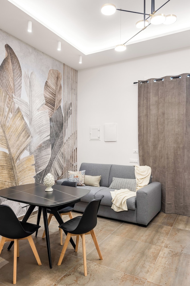 Casta Diva Fervore Apartments