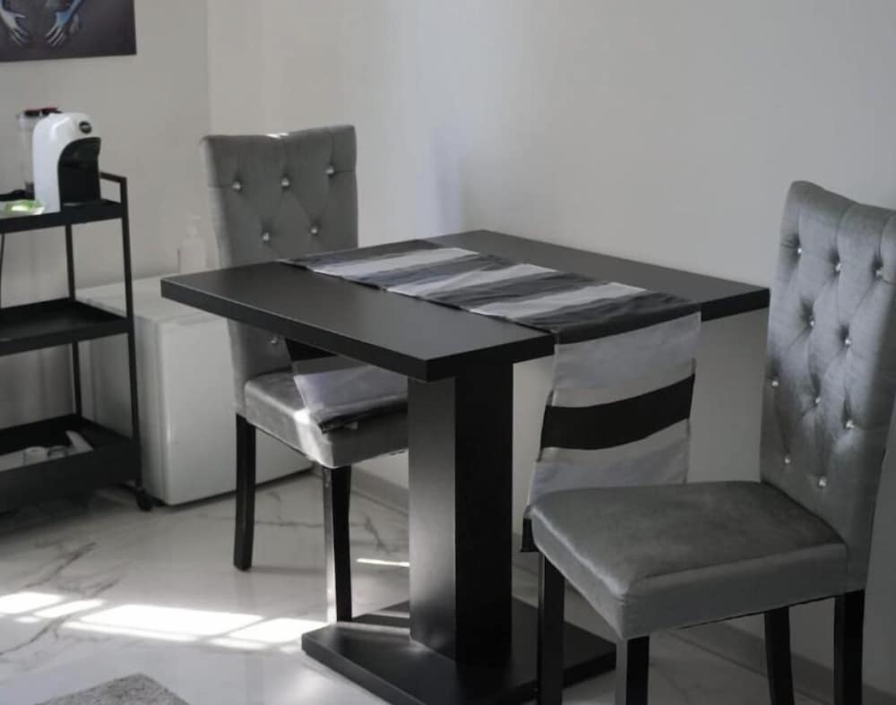 NOTTE ROSA SUITES & RELAX