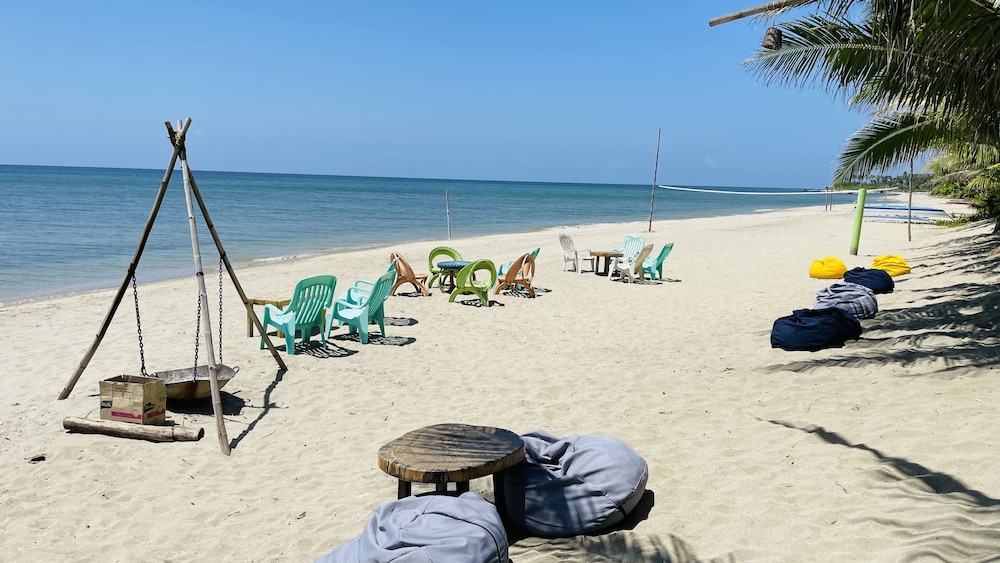 Footprints Beach Resort 111