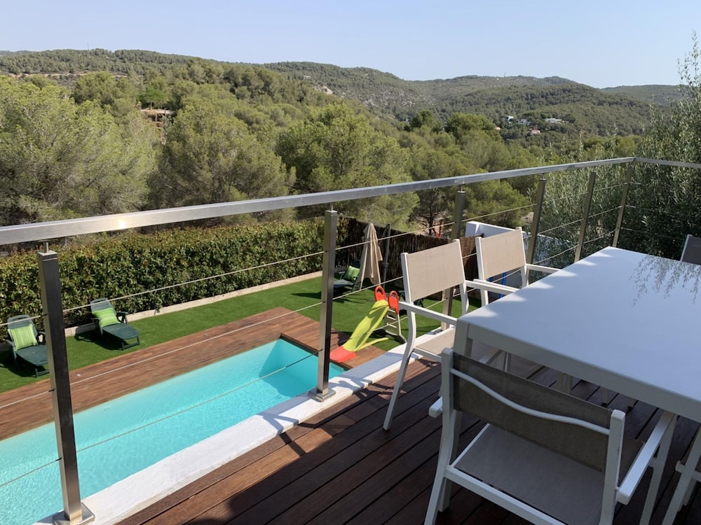 Villa Independiente con Piscina y Vistas