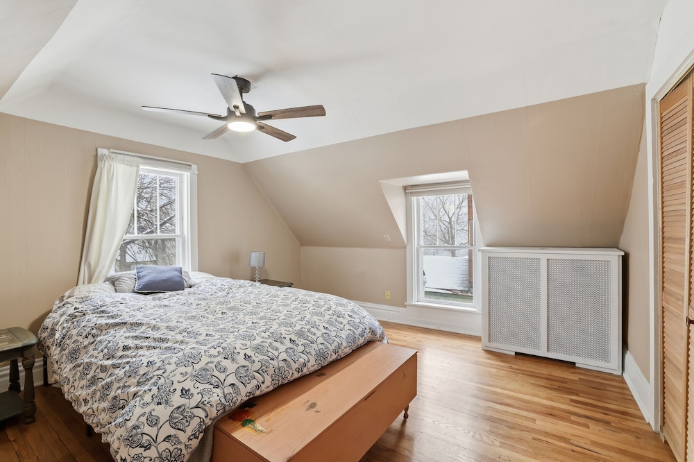 Charming St Paul Getaway 4 Bedroom Home