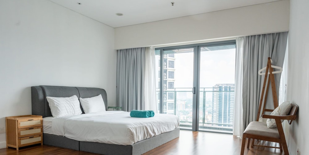 Summer Suites Residences By Plush