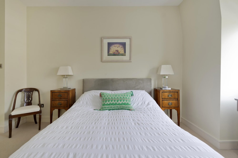 Spacious 3-bedroom Apartment in Earls Court