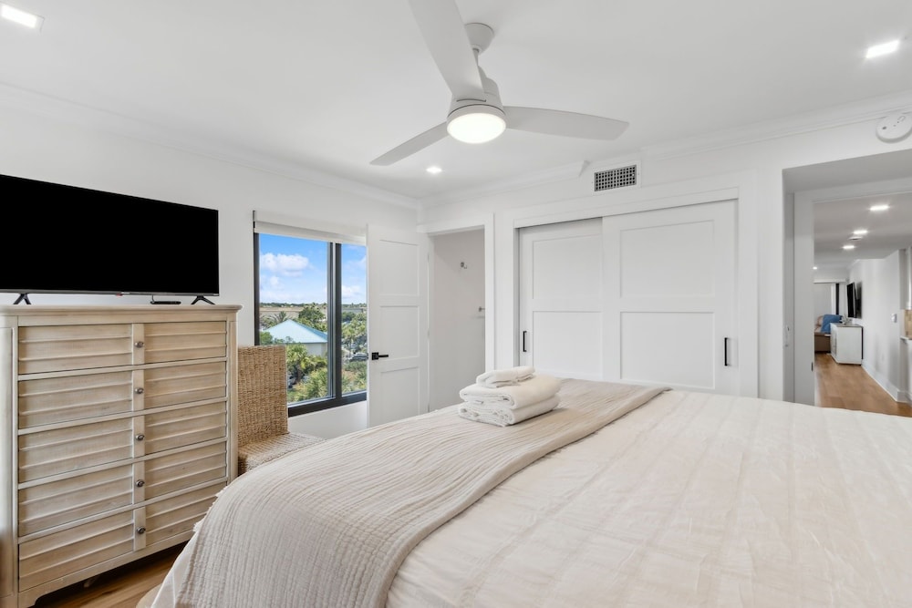 Surf And Racquet Club B149 2 Bedroom Condo