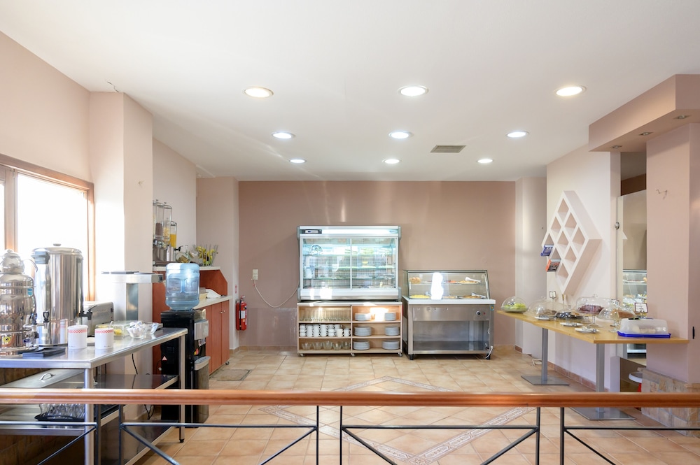 Ilioxenia Studio & Apartments