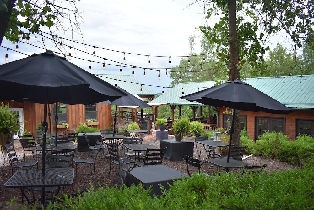 Bear Creek Lodge Cabin Resort