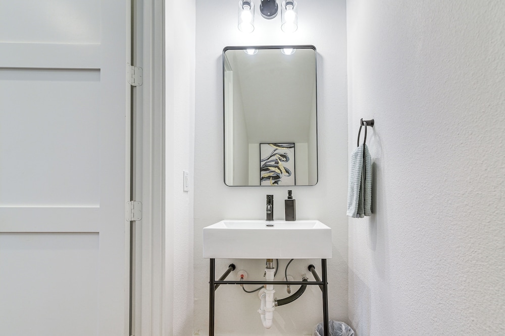 Townhome 3 Mi to Texas Med Ctr & Hermann Park