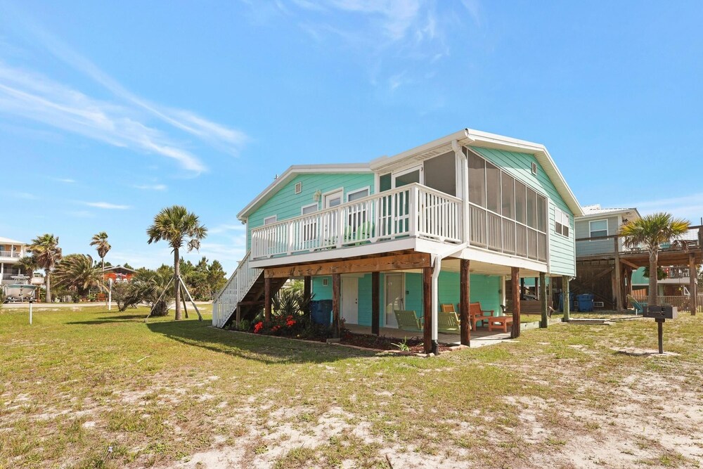 West Beach  3 Bedroom Cottage by RedAwning